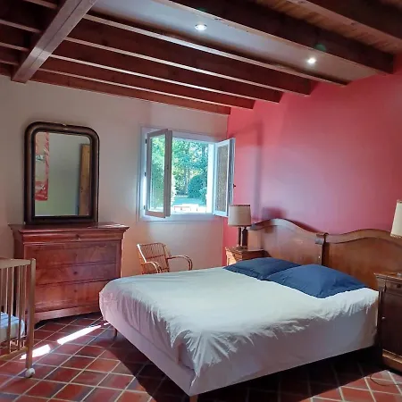 Villa Sur Grand Jardin Arbore Proche De La Plage *