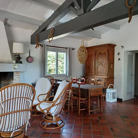 Villa Sur Grand Jardin Arbore Proche De La