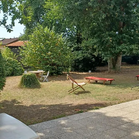 Villa Sur Grand Jardin Arbore Proche De La *